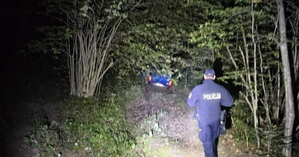 BIESZCZADY. Przez błędną nawigację utknęła w leśnej pułapce