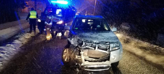 ZAGÓRZ. Zderzenie dwóch samochodów. Pasażer przewieziony do szpitala (ZDJĘCIA)