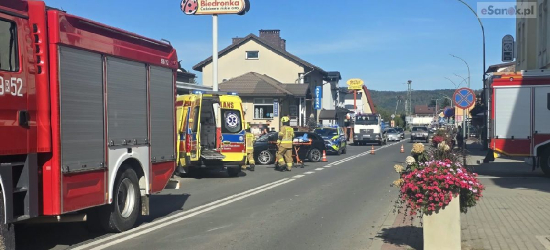PILNE! Wypadek w Zagórzu! Cofające auto potrąciło 88-letnią pieszą [ZDJĘCIA]