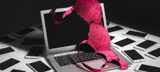 SANOK: Oszustwa internetowe z seksaferą w tle. Policja ostrzega!