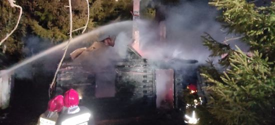 POWIAT BRZOZOWSKI: Pożar dwóch budynków! W akcji 40 strażaków! (FOTO)