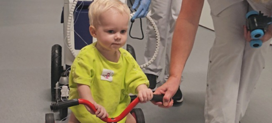 Oskarek potrzebuje wsparcia – młody chłopiec walczy o życie [VIDEO]