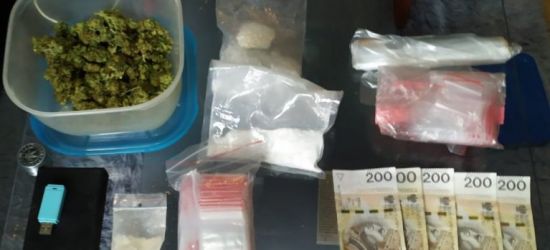 PODKARPACIE. Marihuana i mefedron w mieszkaniu 27-latka (FOTO)