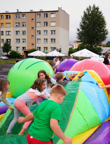 Sanocka Posada tętniła życiem. Potańcówka, kino pod gwiazdami i pomoc dla Mai Paszkowskiej [ZDJĘCIA]