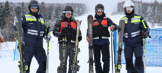 USTRZYKI DOLNE: Policjanci i ratownicy czuwają nad bezpieczeństwem [ZDJĘCIA]