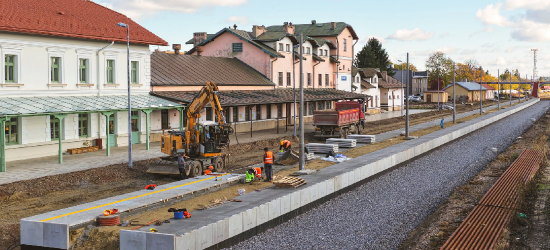 Kolej w Bieszczady nabiera tempa. Duże zmiany na trasie Jasło – Nowy Zagórz (ZDJĘCIA)