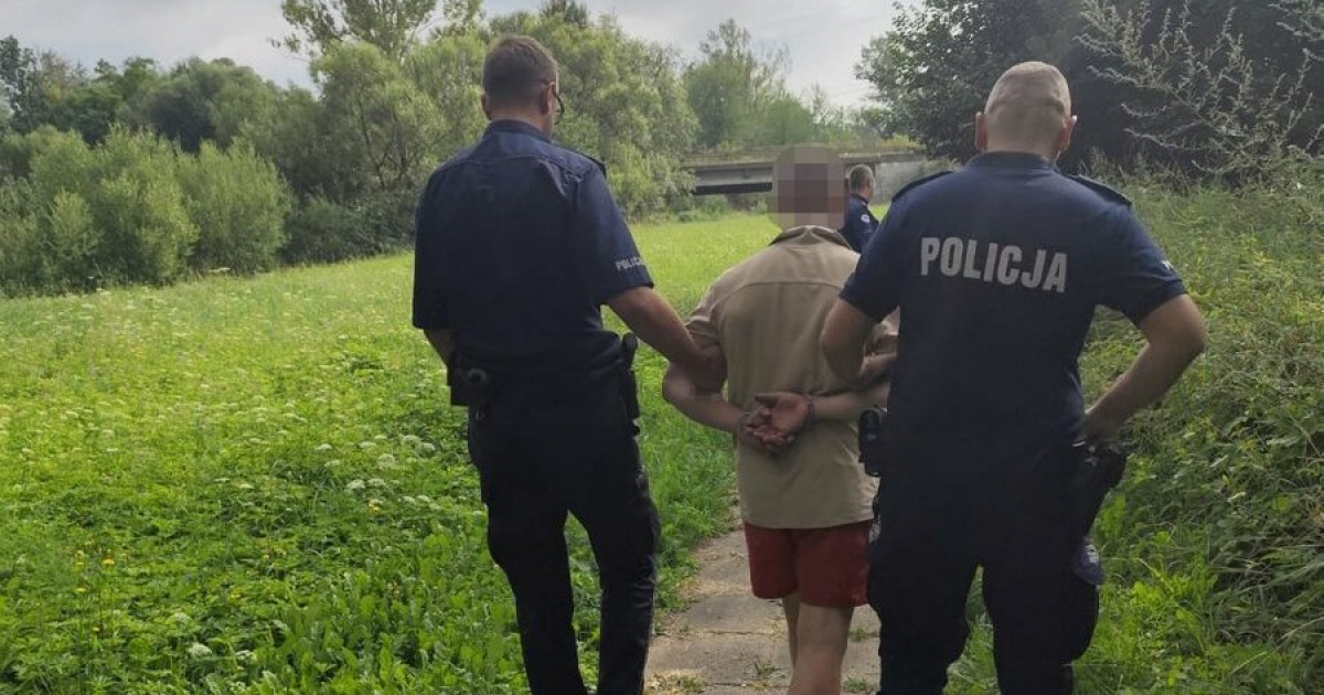 Ukradli sprzęt za 5 tysięcy i ukryli w zaroślach. Wpadli kilka godzin po kradzieży [ZDJĘCIA]