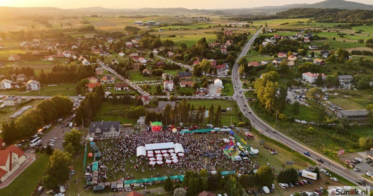Sportowy Dzień Dziecka i piknik rodzinny na stadionie w Czerteżu