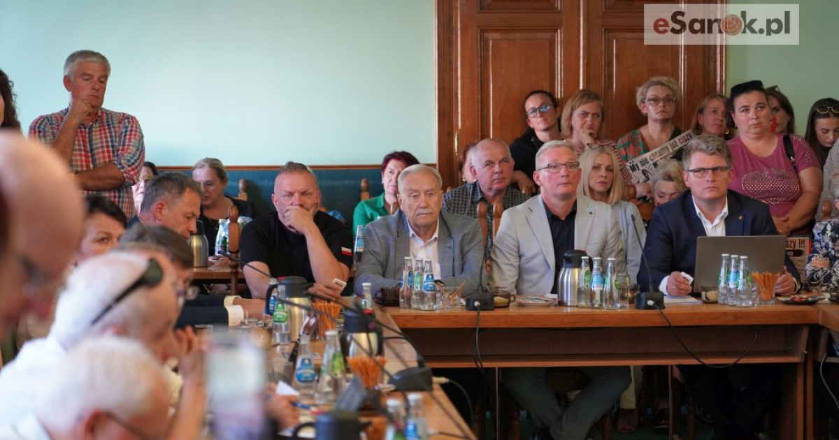 Kryzys w sanockim szpitalu trwa. Związkowcy nie przyszli na spotkanie z władzami powiatu