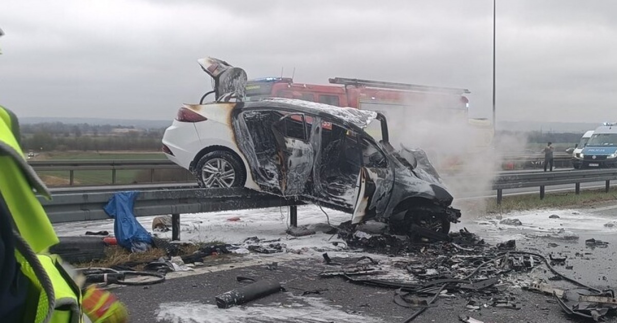 Tragiczny wypadek na S19. Jechał pod prąd, zginął na miejscu [ZDJĘCIA]