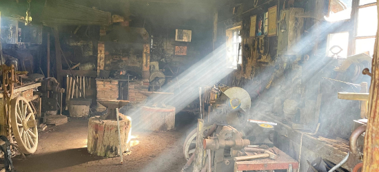 „Iskra Tradycji” w Rozpuciu. Ruszają zapisy na bezpłatne warsztaty kowalskie i garncarskie