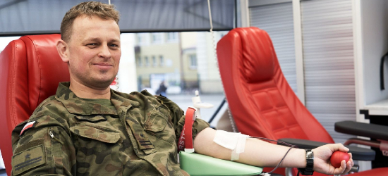 Kolejne litry życia dla potrzebujących. Żołnierze 3 PBOT w szczytnym celu [FOTO]