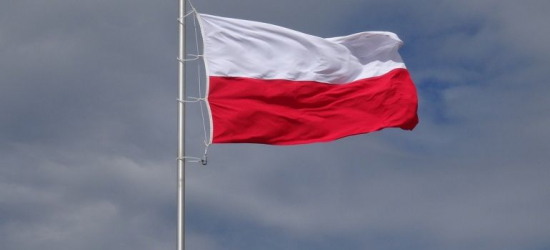 Szanujmy symbole narodowe! Flaga i hymn – podstawowe zasady