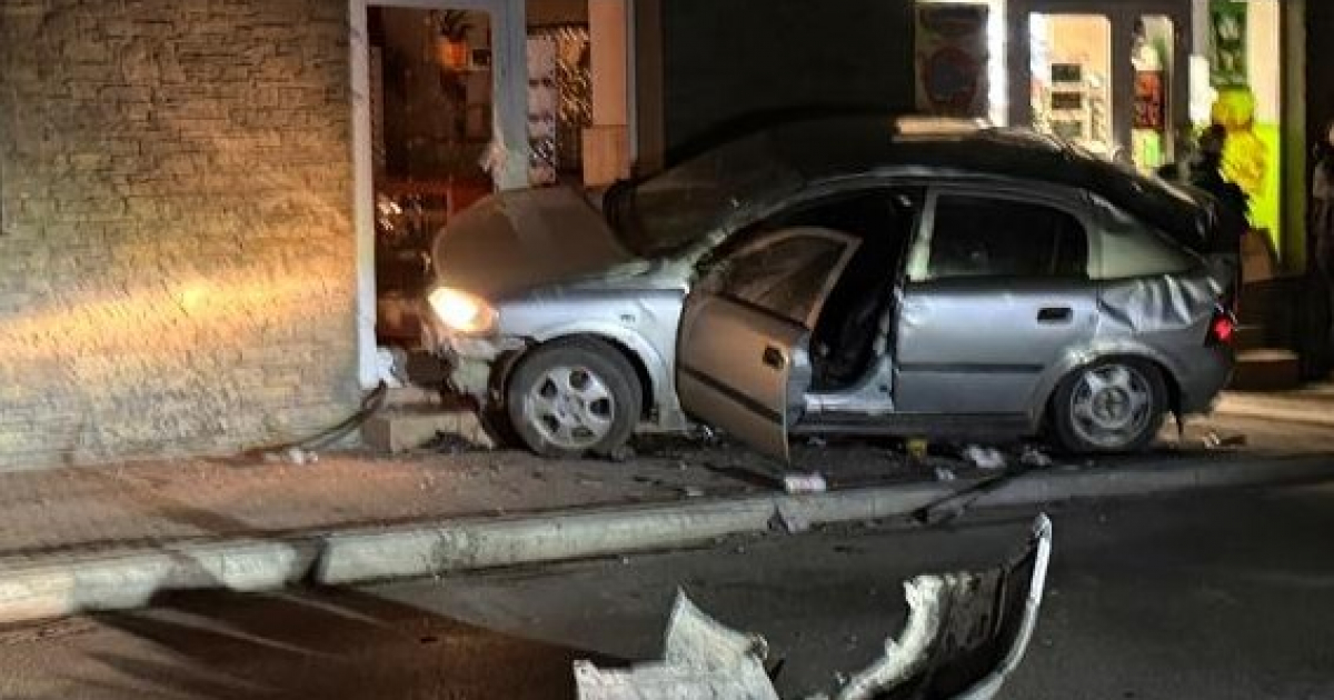 BRZOZÓW: 27-latek wjechał w budynek i uciekł. Został zatrzymany