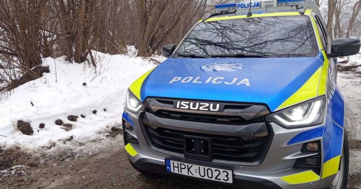 Dzielnicowy i weterynarze skontrolowali schronisko w Wojtkówce. Sprawdzano warunki bytowe zwierząt