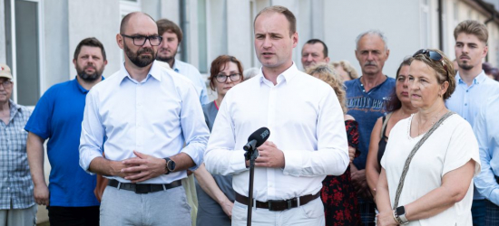 „Nie złożymy broni”. Konfederacja w obronie Szpitala Powiatowego w Lesku [VIDEO, ZDJĘCIA]
