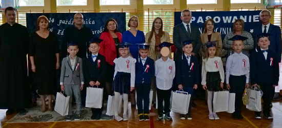 Pasowanie na ucznia i Dzień Edukacji Narodowej w Szkole Podstawowej w Strachocinie [ZDJĘCIA]