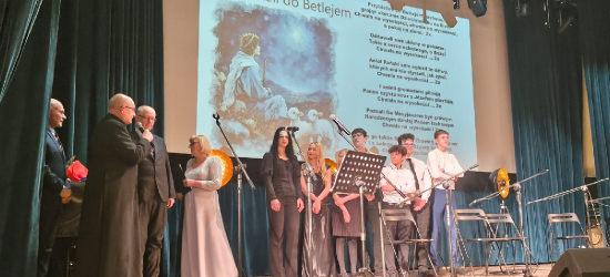 IWONICZ ZDRÓJ: Kolędowo-karnawałowy koncert sanockich muzyków porwał publiczność [VIDEO]