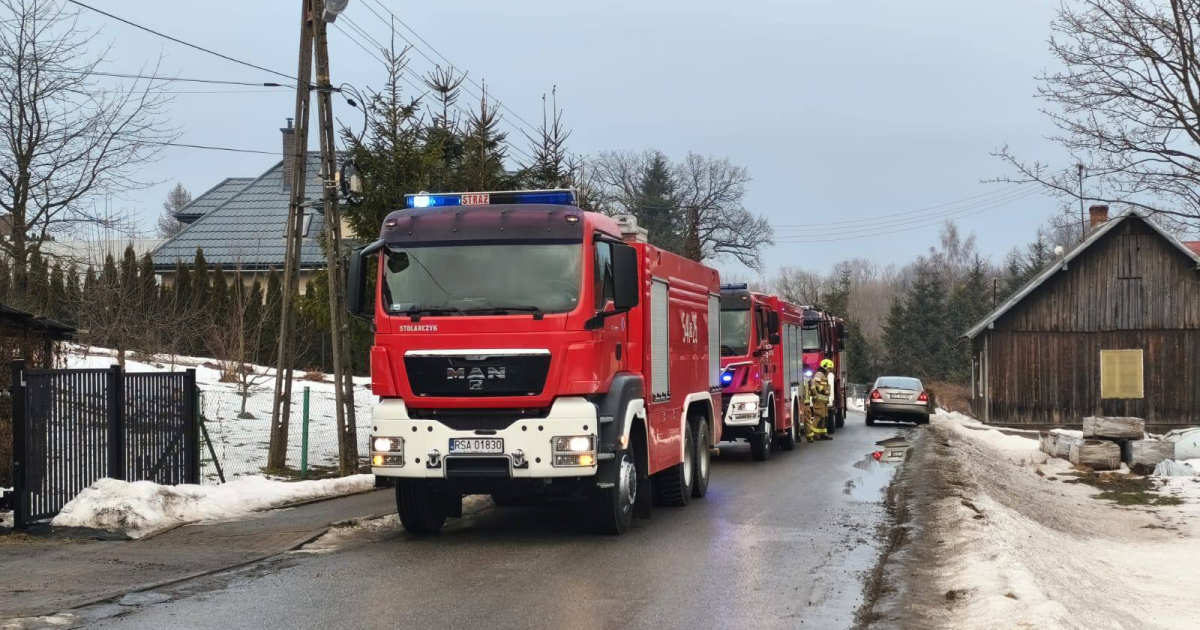 Pożar budynku mieszkalnego w Zahutyniu. Zagrożenie gwałtownie opanowano