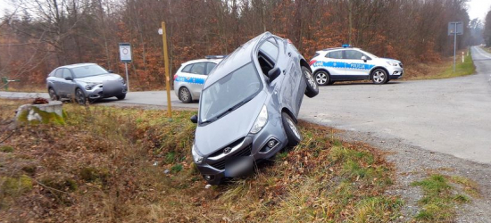 POLSKA112: Był tak pijany, że wjechał do rowu (FOTO)