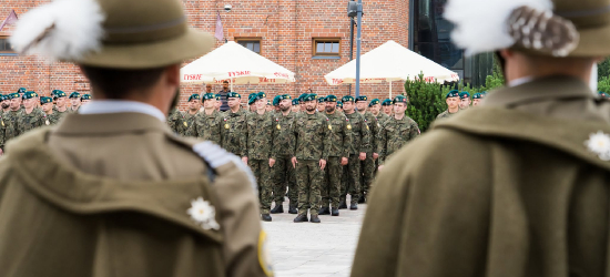 Oficjalne pożegnanie żołnierzy przed misją w Bośni i Hercegowinie. Podpisano ważne porozumienia [ZDJĘCIA]