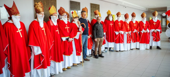 Świąteczni bohaterowie w akcji. Serca młodych dla rodzin i seniorów [ZDJĘCIA]