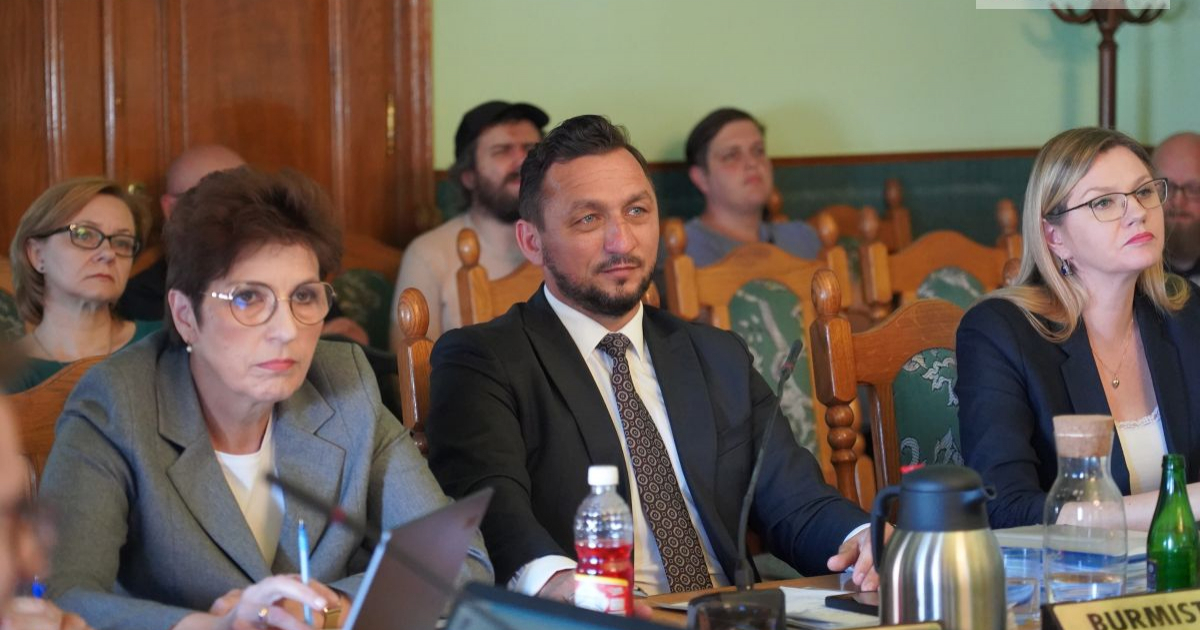 Burmistrz Tomasz Matuszewski bez wotum zaufania [VIDEO, ZDJĘCIA]