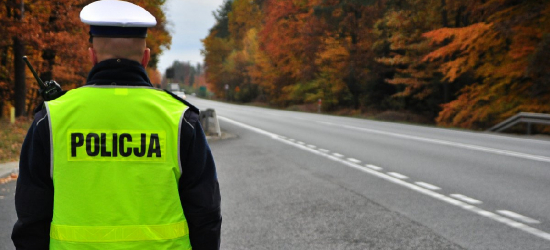 Jesienne warunki na drogach. Policja apeluje o ostrożność