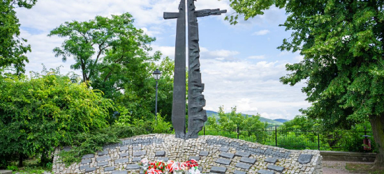 Sanok uczcił pamięć ofiar Rzezi Wołyńskiej – 82. rocznica ludobójstwa na Kresach (ZDJĘCIA)