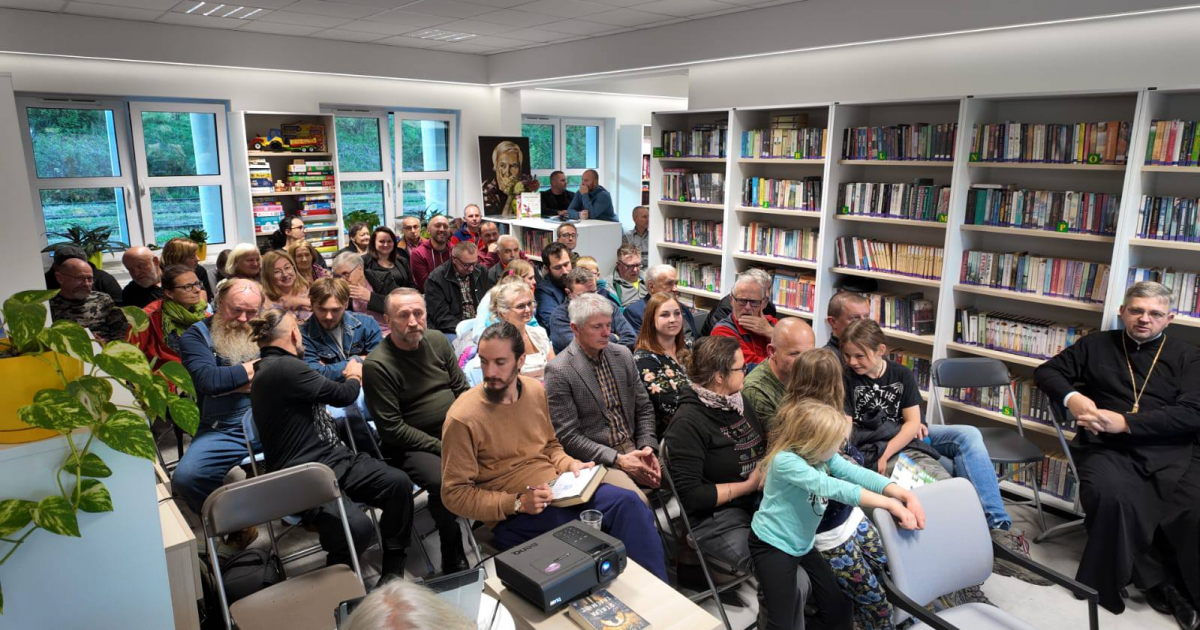 Premiera „Tryptyku o Jewirnyku” w Komańczy – artystyczna podróż do nieistniejącej wsi [ZDJĘCIA]