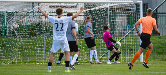 PIŁKA NOŻNA: Wysokie zwycięstwo Wiki Sanok z Przełomem Besko (ZDJĘCIA)