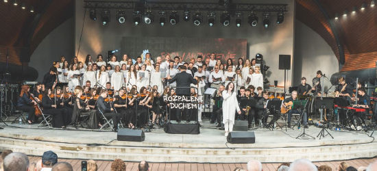 Wyjątkowy koncert „Rozpaleni Duchem” w Brzozowie [ZDJĘCIA]