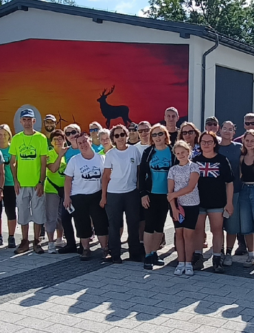 Malownicze Pogórze Bukowskie zdobyte! PTTK Sanok na szlaku wiatraków i dworów [ZDJĘCIA]