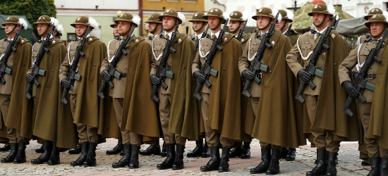 Sanok uczcił Święto 21. Batalionu Logistycznego i 105. rocznicę przybycia Podhalańczyków [VIDEO, ZDJĘCIA]