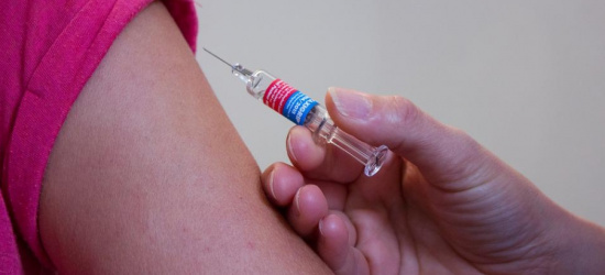 Niepożądane działania szczepionek. Odszkodowania po 100 tys. zł