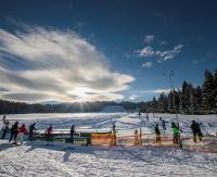 Sezon narciarski pełną parą. Stok LeskoSki zaprasza miłośników sportów zimowych (ZDJĘCIA)