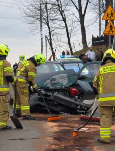 Zderzenie dwóch pojazdów w Niebieszczanach [ZDJĘCIA]
