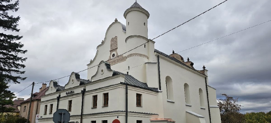 Synagoga w Lesku odzyskała dawny blask. Zakończyła się renowacja [ZDJĘCIA]