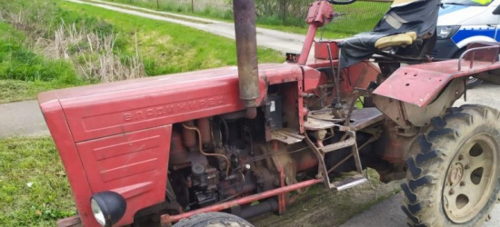 PIELNIA: Jechał pijany traktorem i gubił metalowe części