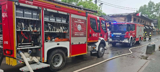 Pożar sklepu spożywczego w Solinie. W akcji siedem zastępów straży pożarnej [ZDJĘCIA]