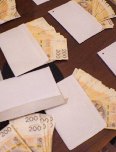 KAS rozbiła grupę przestępczą. 14 osób z aktem oskarżenia [VIDEO]