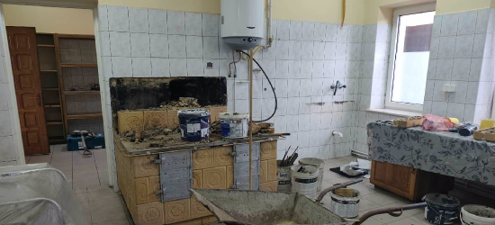KOSTAROWCE. Ruszył remont zaplecza kuchenngo w Wiejskim Domu Kultury [ZDJĘCIA]