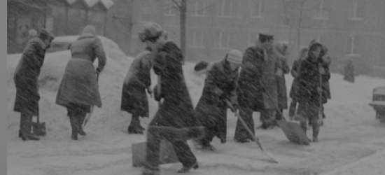 Tak wyglądała zima stulecia. Pogodowy kataklizm i kraj sparaliżowany aż do wiosny [VIDEO, ZDJĘCIA]