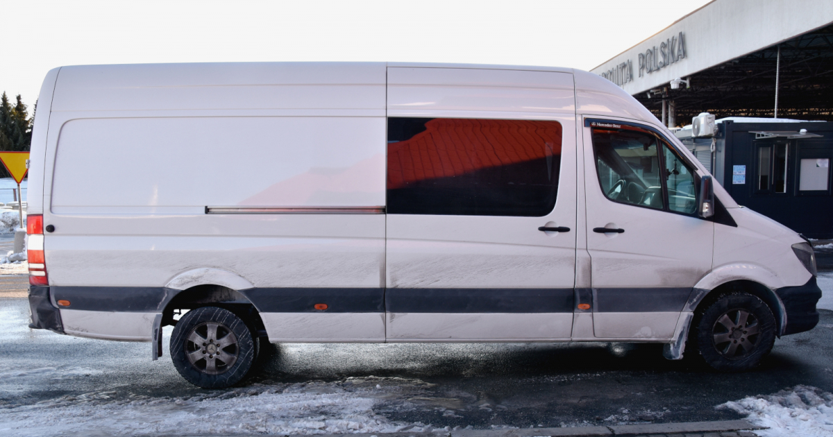 BiOSG: Mercedes Sprinter zatrzymany na granicy. Skrzynia biegów pochodziła z kradzieży