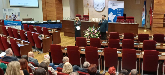 Szkoła Podstawowa nr 2 w Sanoku z wyróżnieniem na IV Gali Podkarpackich Certyfikatów Edukacyjnych [ZDJĘCIA]