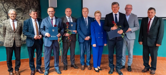 Uhonorowano Sanockich nauczycieli podczas Dnia Edukacji Narodowej (ZDJĘCIA)