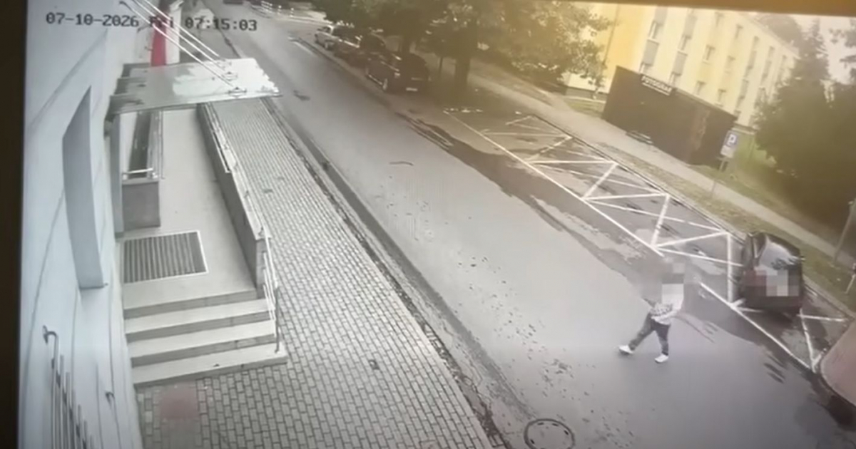 Przyjechał pijany… prosto na komendę Policji. Miał ponad 2 promile! [VIDEO]