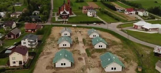 GÓRKI: Powstaje osiedle domów jednorodzinnych. Pierwsza taka inwestycja w powiecie brzozowskim (FILM, ZDJĘCIA)