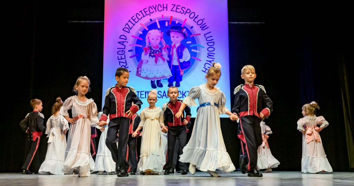 XIII Przegląd Dziecięcych Zespołów Ludowych Ziemi Sanockiej [ZDJĘCIA]