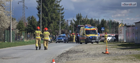 SANOK: Wypadek z udziałem hulajnogi. Lądował śmigłowiec LPR, 52-latek trafił do szpitala [VIDEO, ZDJĘCIA]